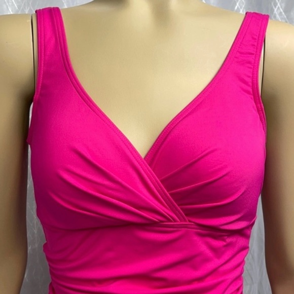 Seekers Essentials Australia One Piece - Picture 11 of 11